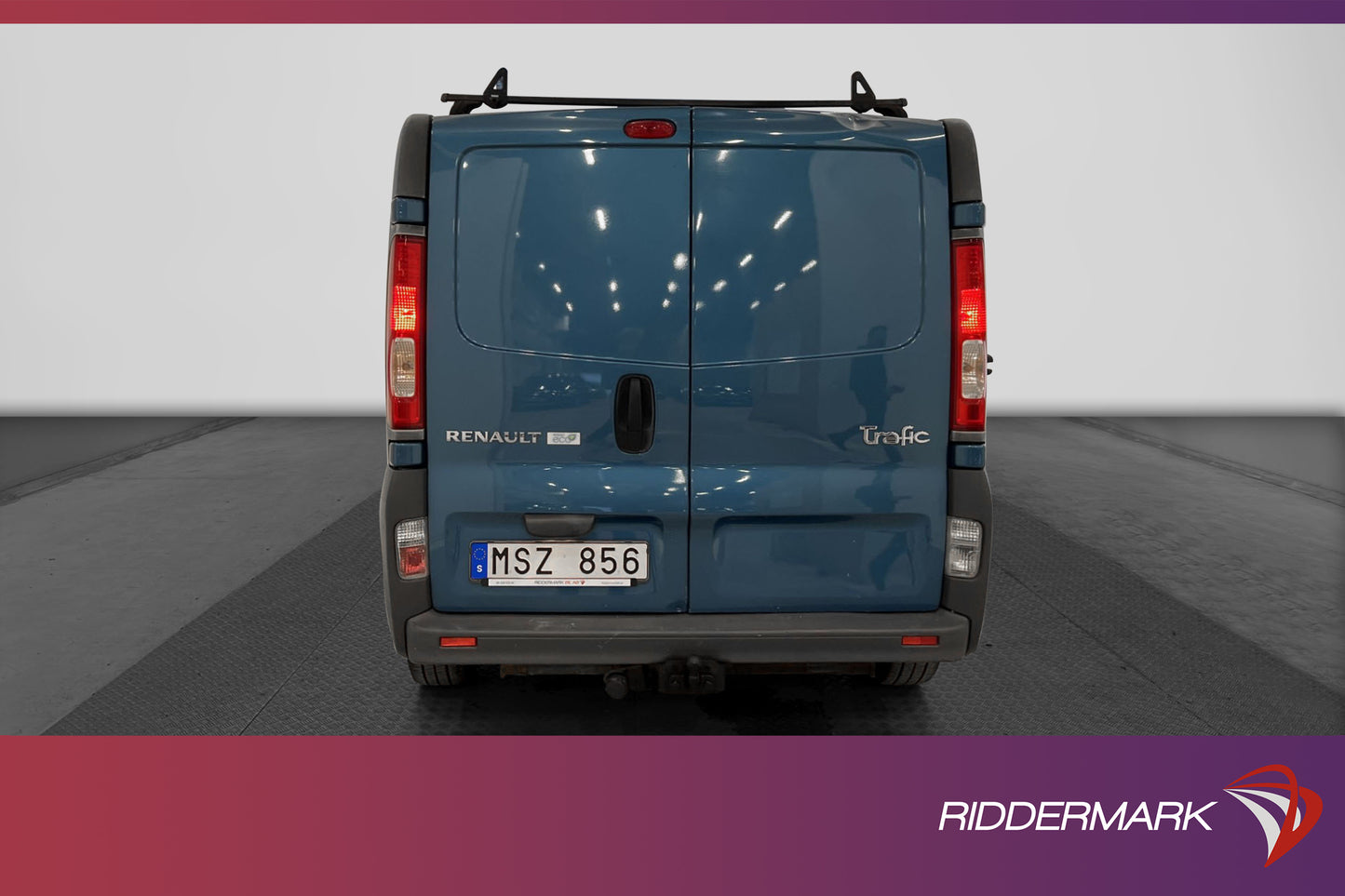 Renault Trafic Lång 114hk Automat Värmare Dragkrok 1-Ägare