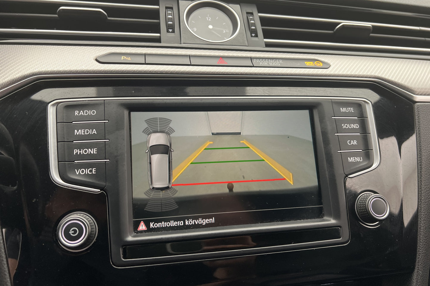 Volkswagen Passat 4M 190hk R-Line Värm Kamera CarPlay Drag