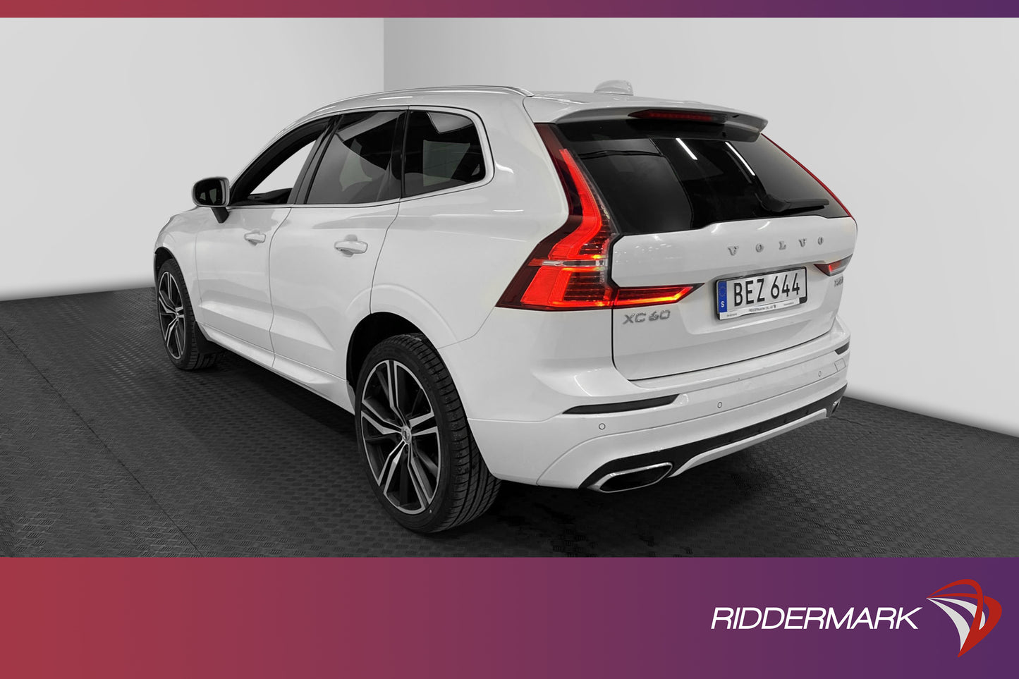 Volvo XC60 T5 AWD 250hk R-Design Panorama HUD Navi Drag