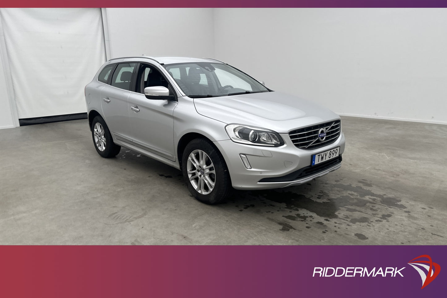 Volvo XC60 D4 AWD Summum VOC Värm Sensorer Navi Keyless Drag