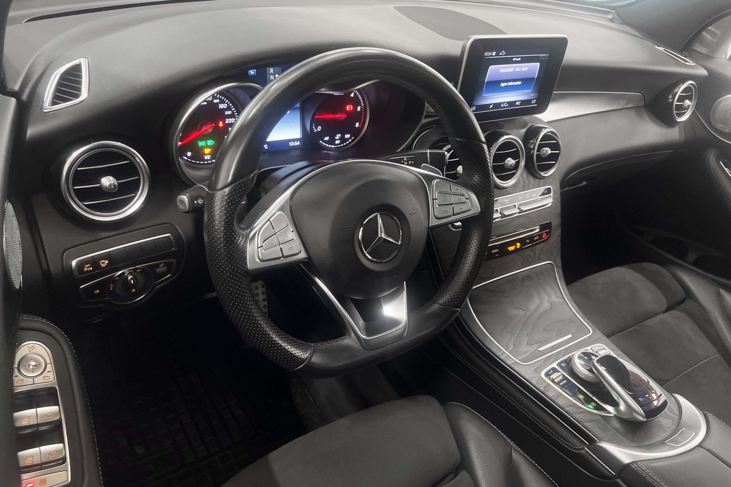 Mercedes-Benz GLC 220 d 4M AMG Burmester Pano 360° Värmare