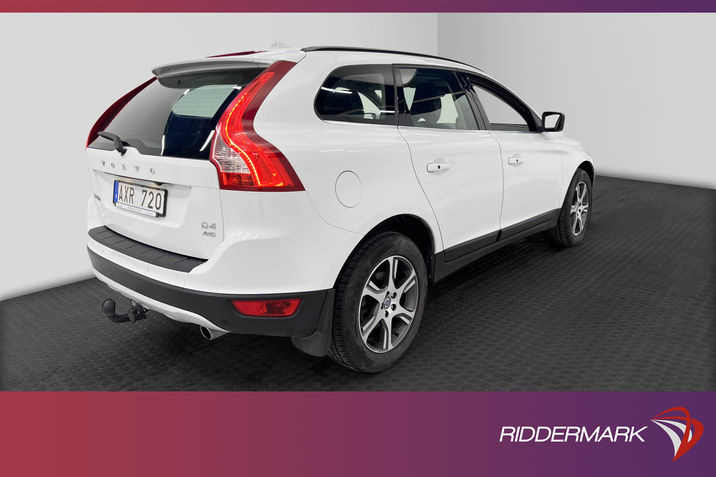 Volvo XC60 D4 AWD Momentum Pano Skinn D-Värm VOC B-Kamera