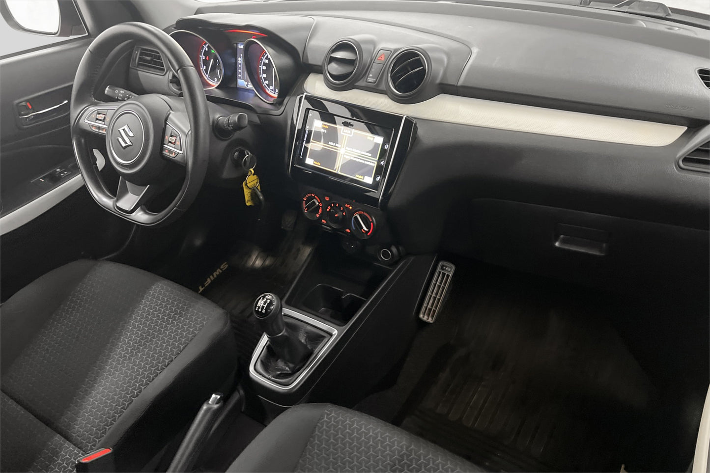 Suzuki Swift Dualjet 90hk GL M-Värm Carplay Kamera Välservad