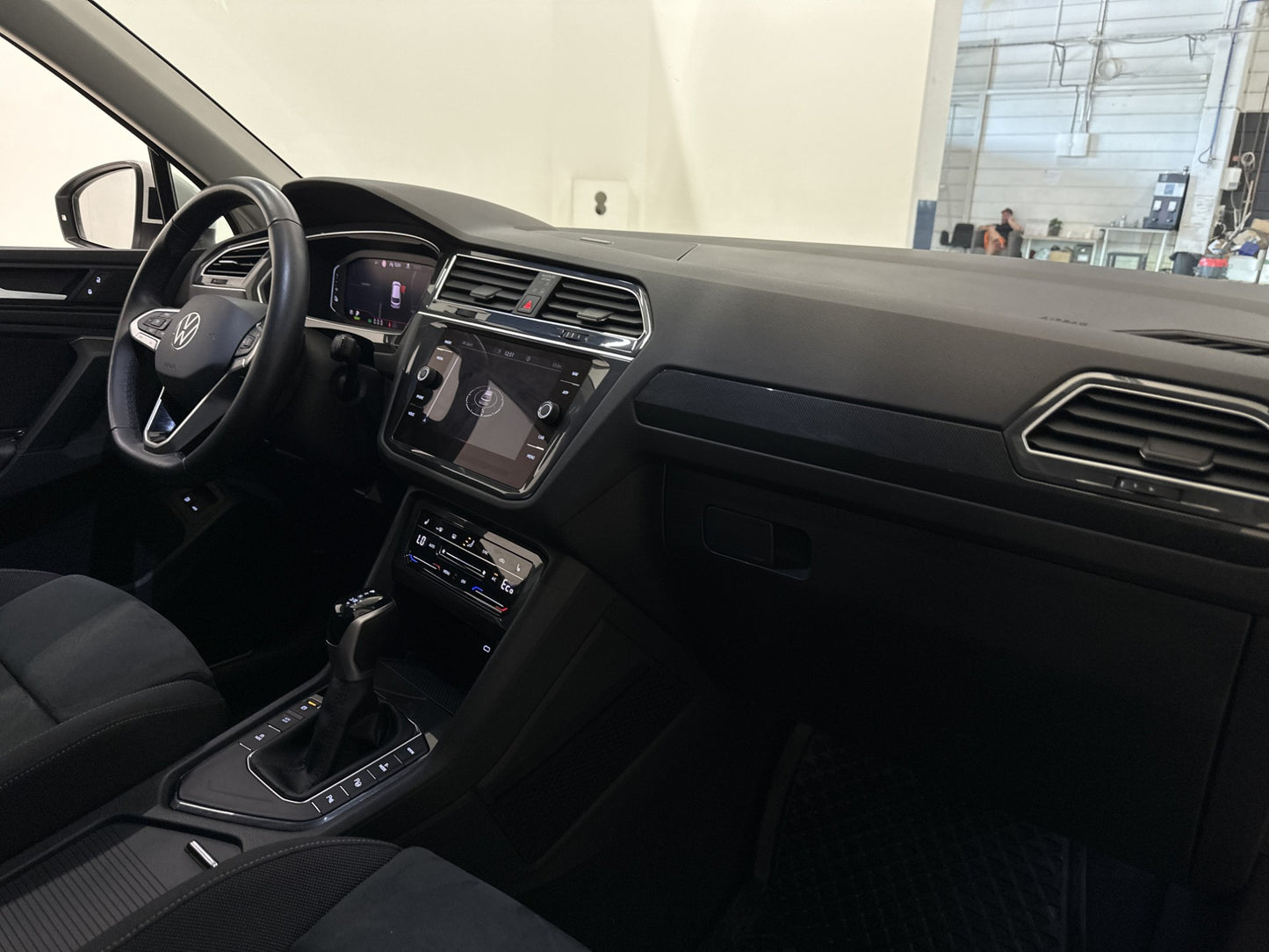 Volkswagen Tiguan eHybrid 245hk Elegance Active info Drag