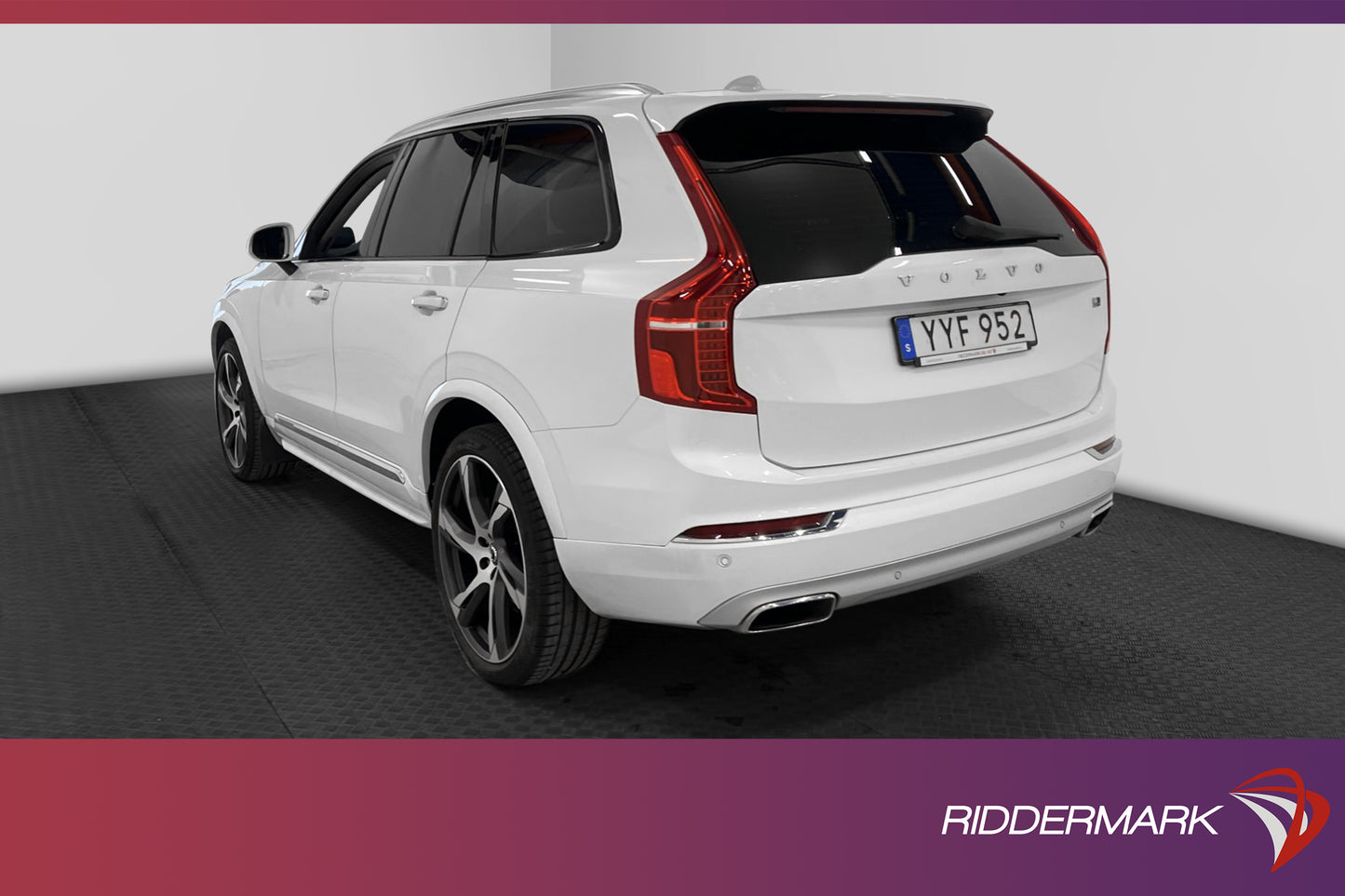 Volvo XC90 D5 AWD 235hk Inscription Pano Moms VOC HuD D-värm