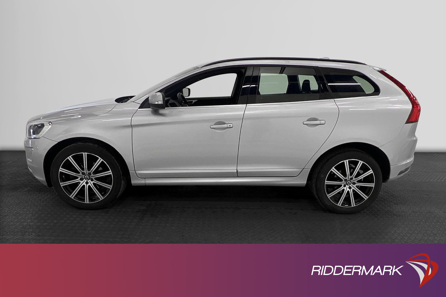 Volvo XC60 D4 AWD 190hk Momentum Drag Navi BLIS PDC Välserv