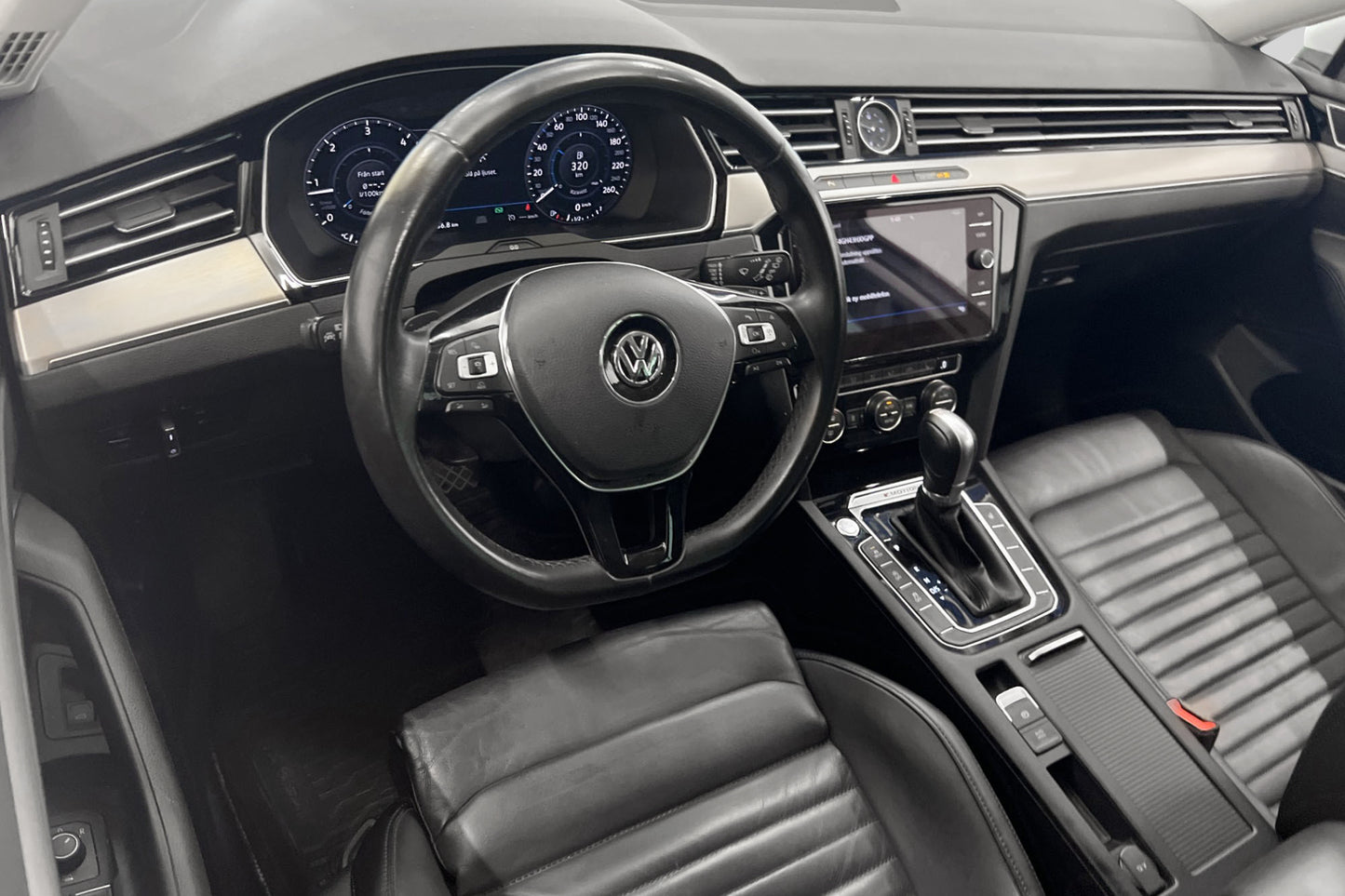 Volkswagen Passat 2.0 TDI 4M 190hk R-line Cockpit D-Värm