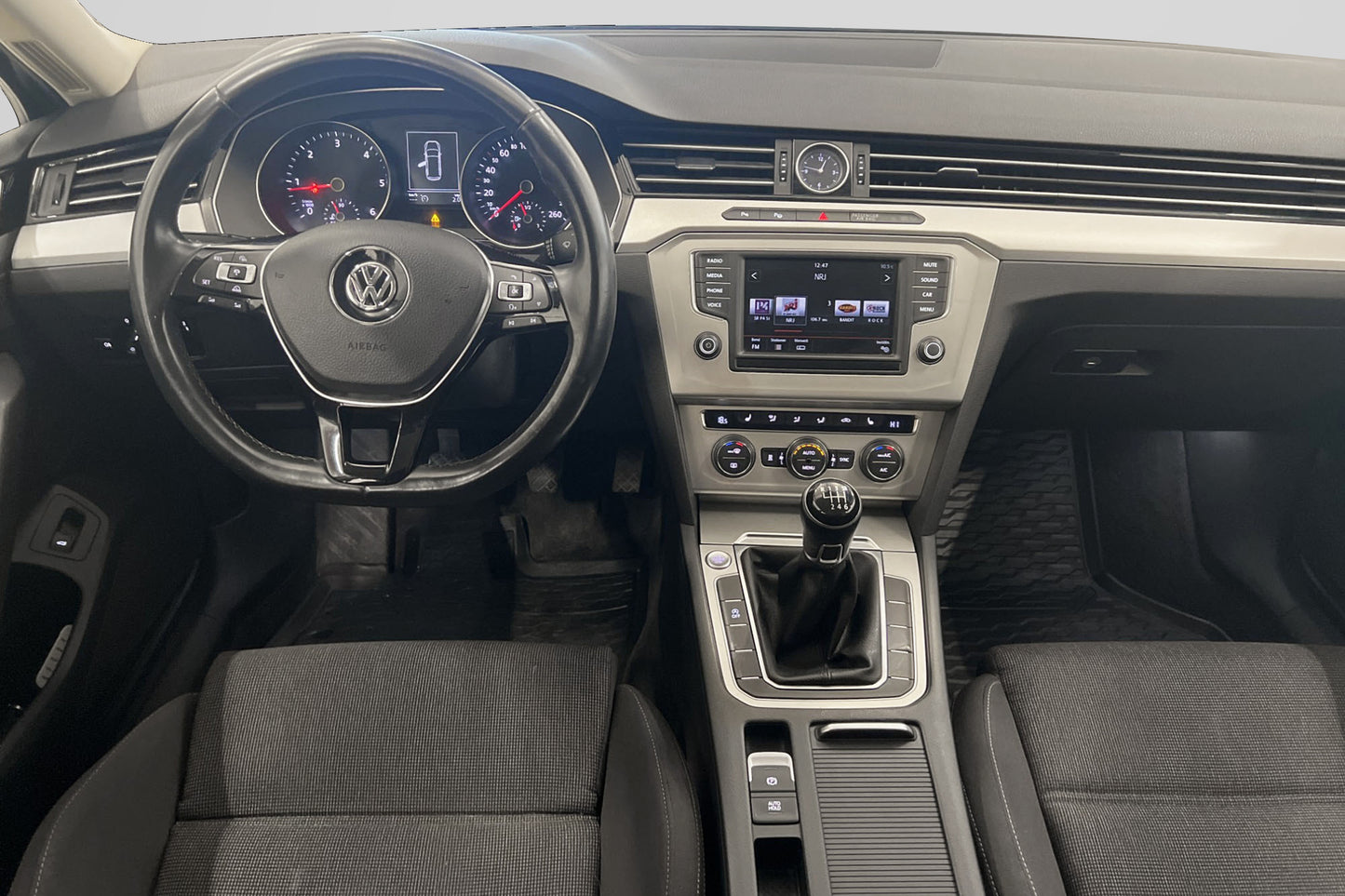 Volkswagen Passat 2.0 TDI 150hk D-Värmare B-kamera Drag