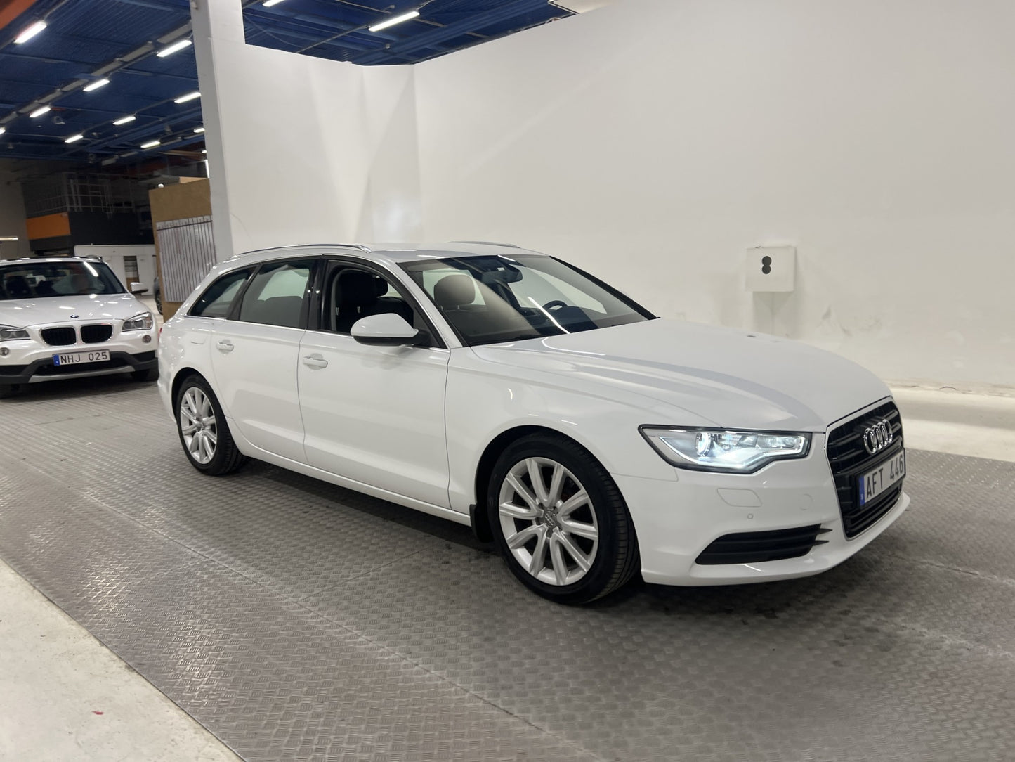 Audi A6 2.0 TDI 177hk Skinn/Alcantara Drag PDC 0,45l/mil