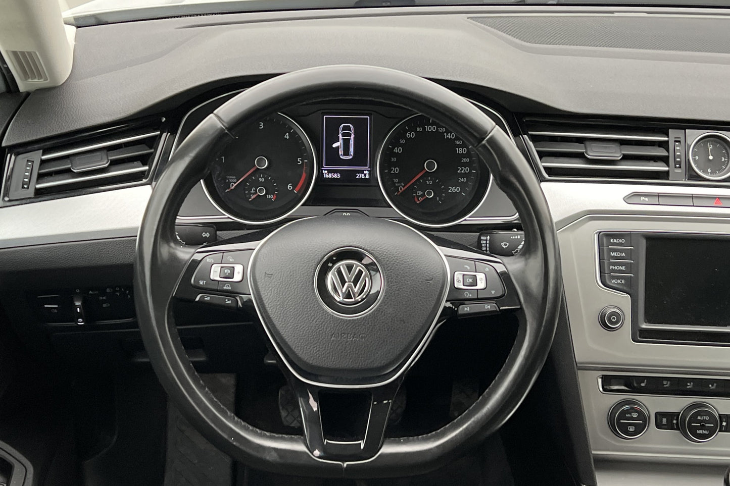 Volkswagen Passat SC 2.0 TDI Drag B-kamera D-värme PDC 150hk