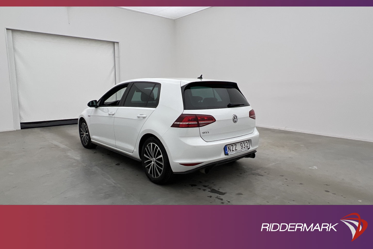 Volkswagen Golf GTI Performance 2.0 TSI Pano B-kamera 230hk