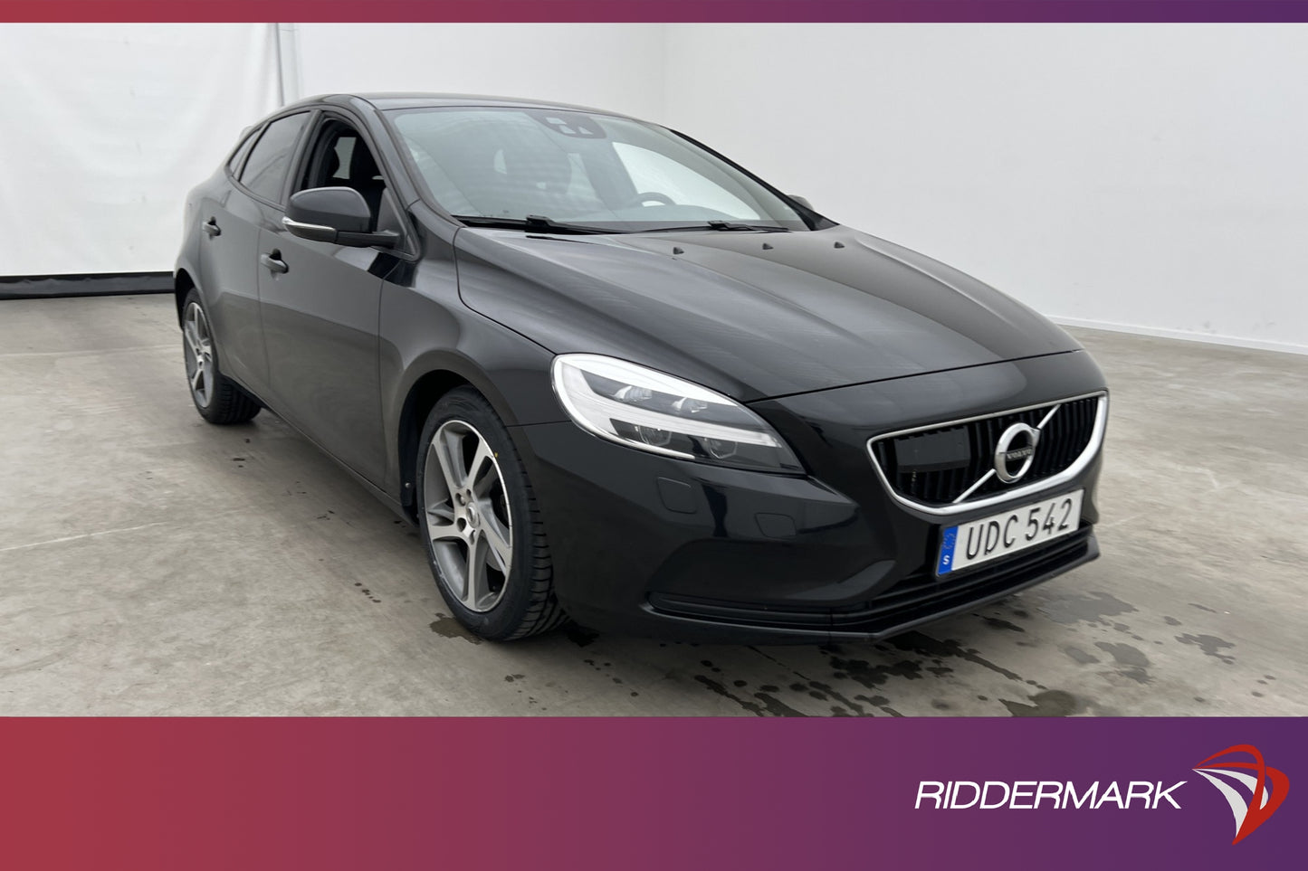 Volvo V40 T3 152hk Momentum VOC Värmare Kamera Drag Välserv