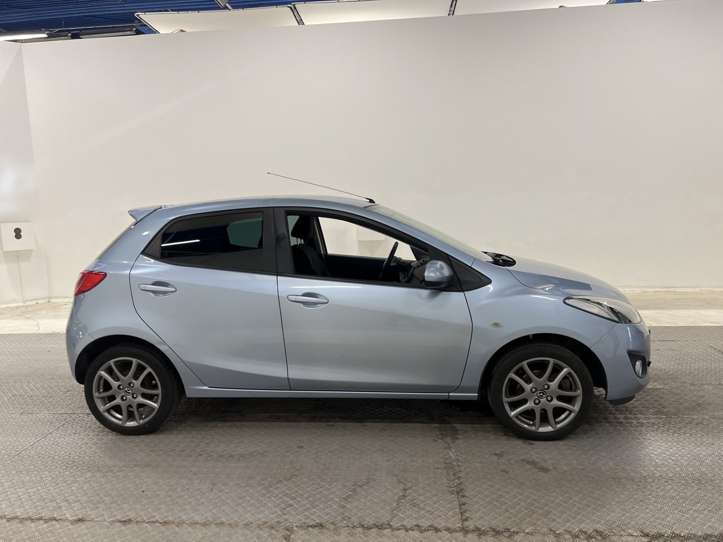 Mazda 2 1.3 MZR 84hk Navigation Välservad 0.5L/M Skatt 448kr