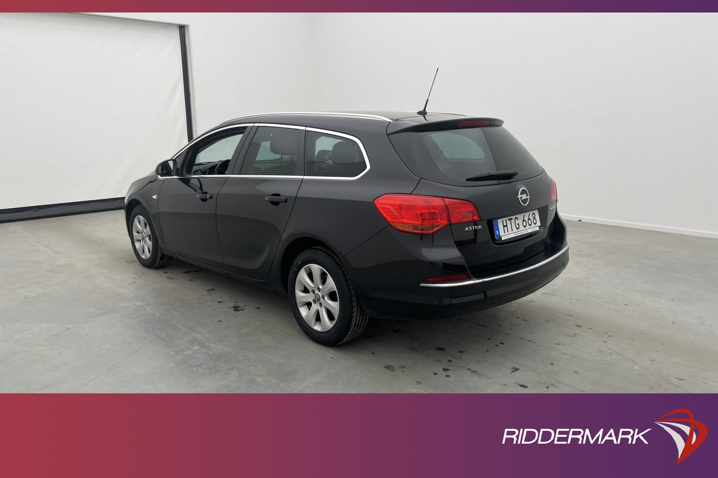 Opel Astra Sports Tourer Turbo 140hk Värm Sensorer Välservad