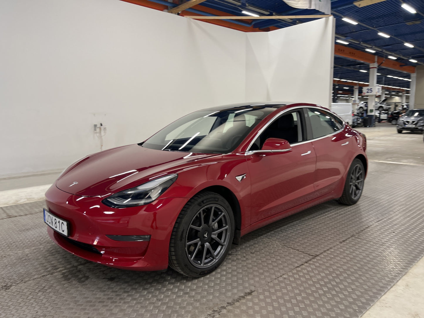 Tesla Model 3 Long Range AWD 440hk Svensksåld Moms