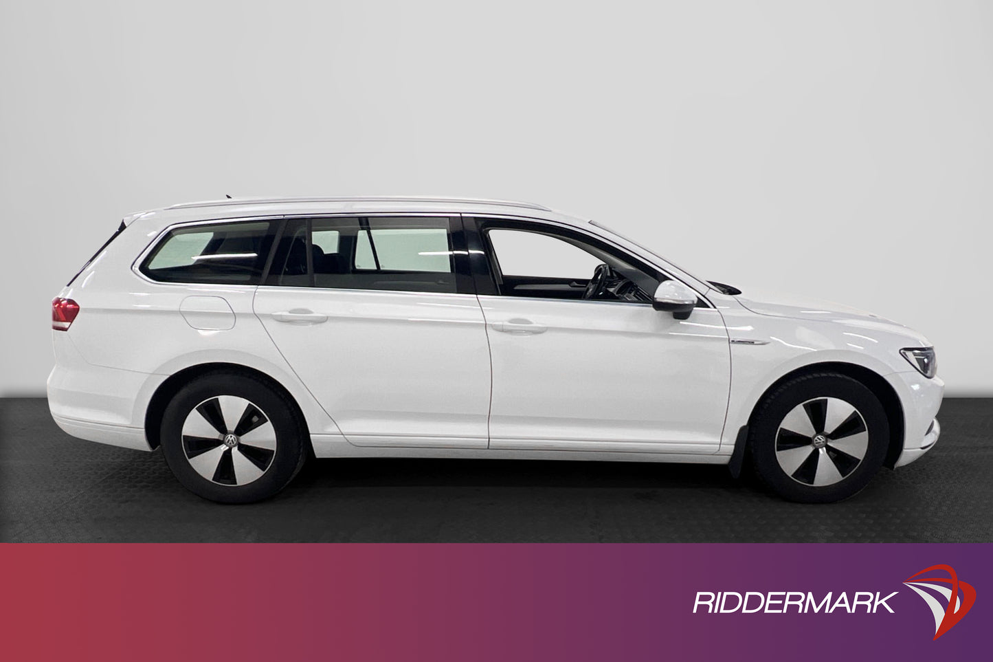 Volkswagen Passat 2.0 150hk Värmare Bkamera Dragkrok Keyless