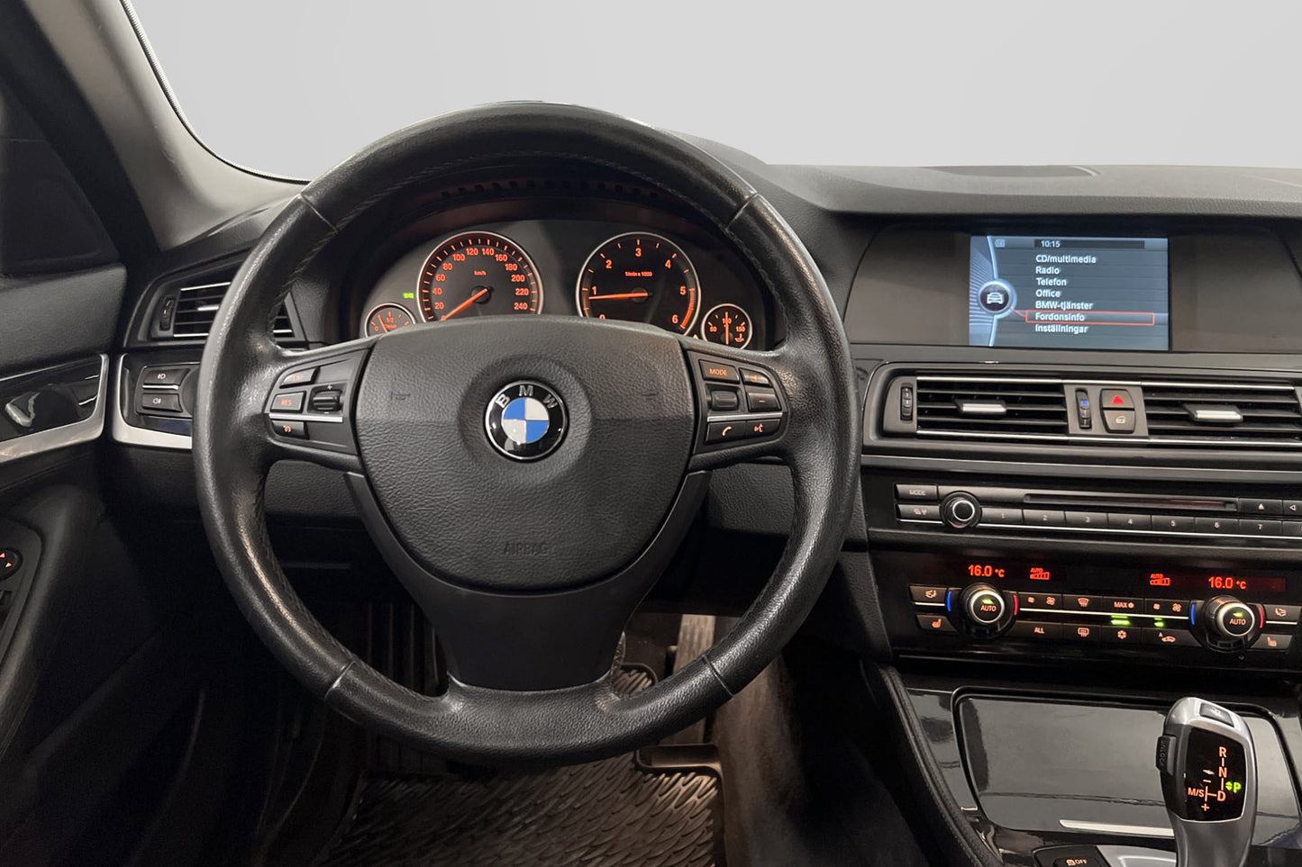 BMW 520d Touring 184hk Dragkrok Skinn Elstol P-sensorer