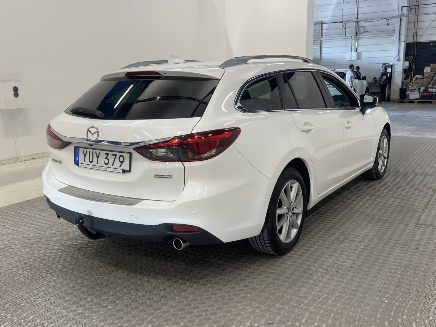 Mazda 6 Wagon 2.0 165 hk P-sensorer Dragkrok Navi Låg skatt