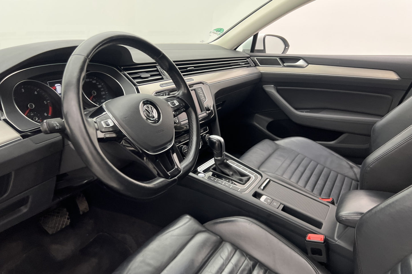 Volkswagen Passat 2.0 TDI 190hk Executive D-Värm Skinn B-Kam