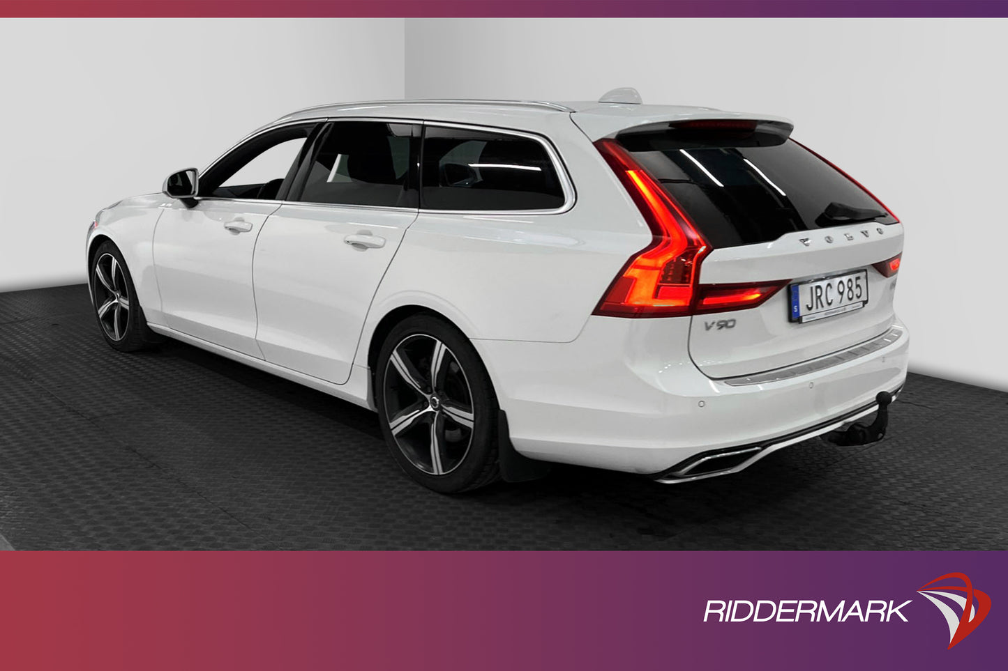 Volvo V90 D5 AWD 235hk R-Design D-Värm B-Kam VOC Navi Drag