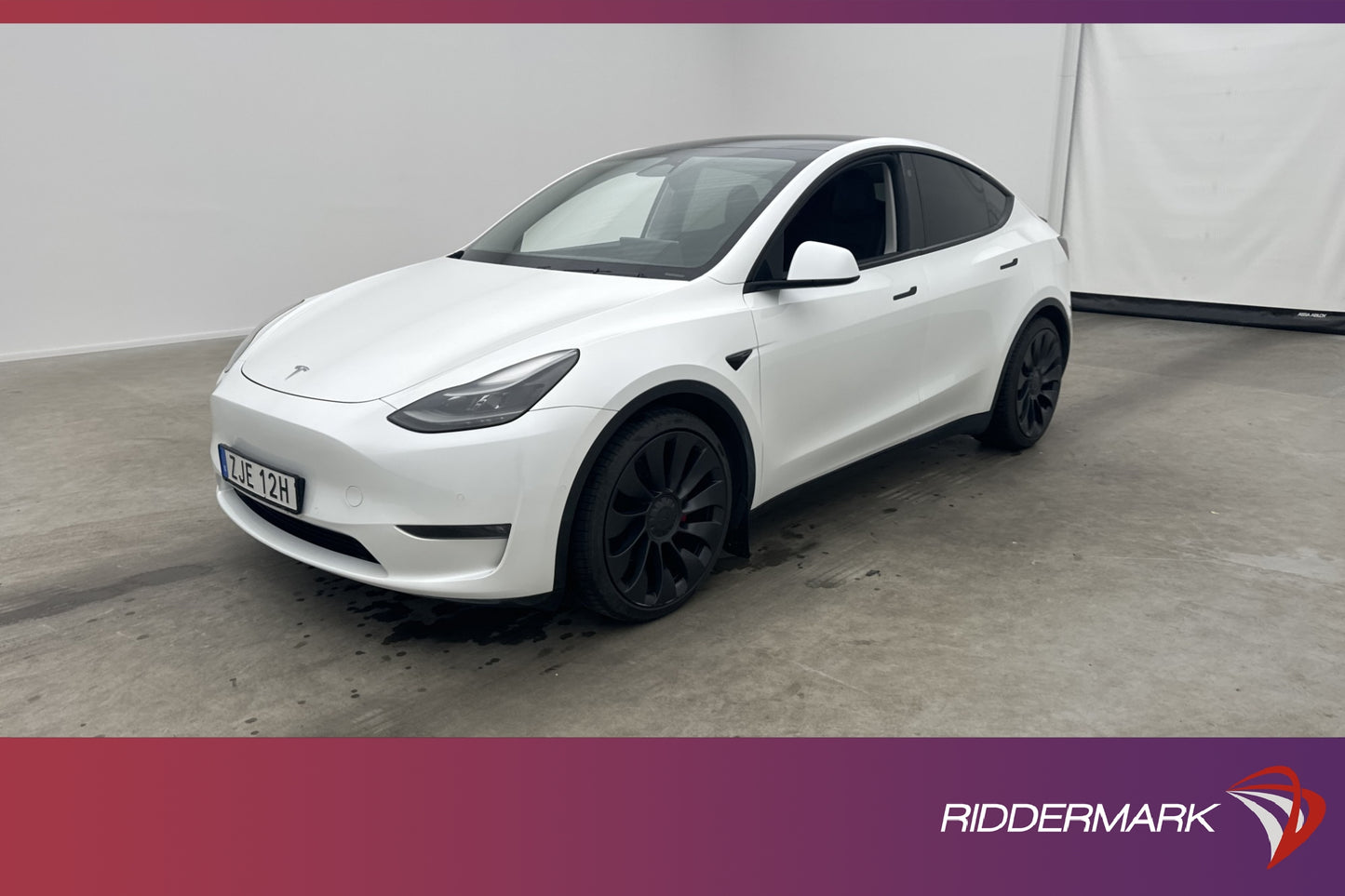 Tesla Model Y Performance AWD AP En-brukare Svensksåld