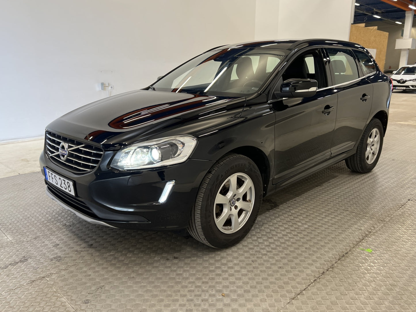 Volvo XC60 D4 AWD 190hk Momentum VOC Värmare Kamera Drag GPS