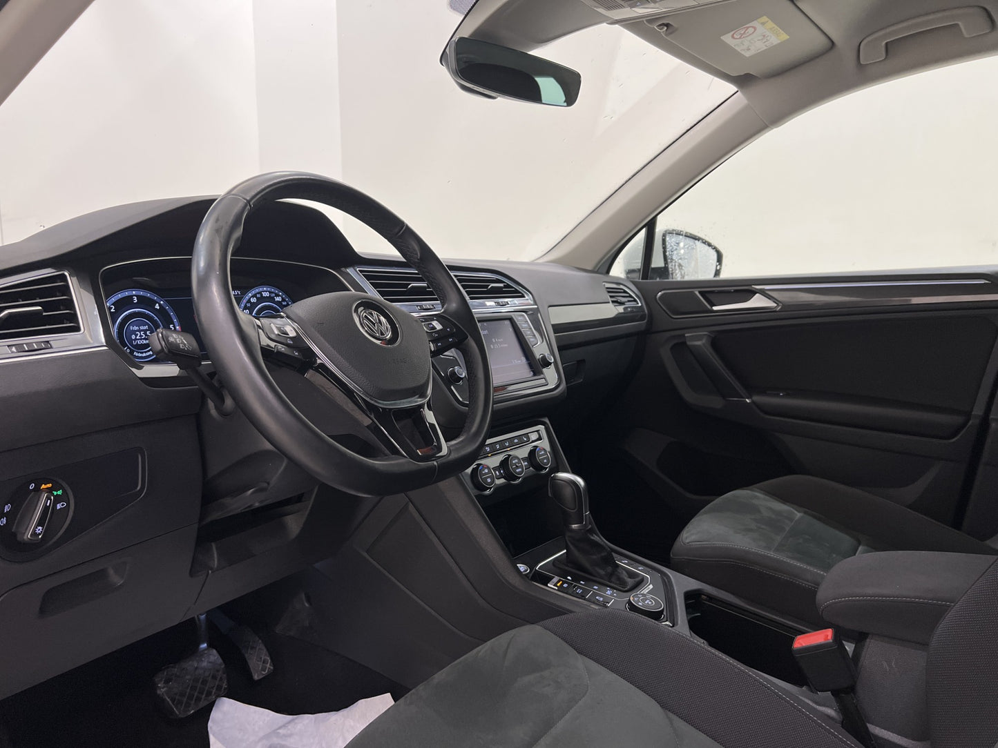 Volkswagen Tiguan 2.0 TDI 4M 190h Cockpit Värmare B-kam Drag