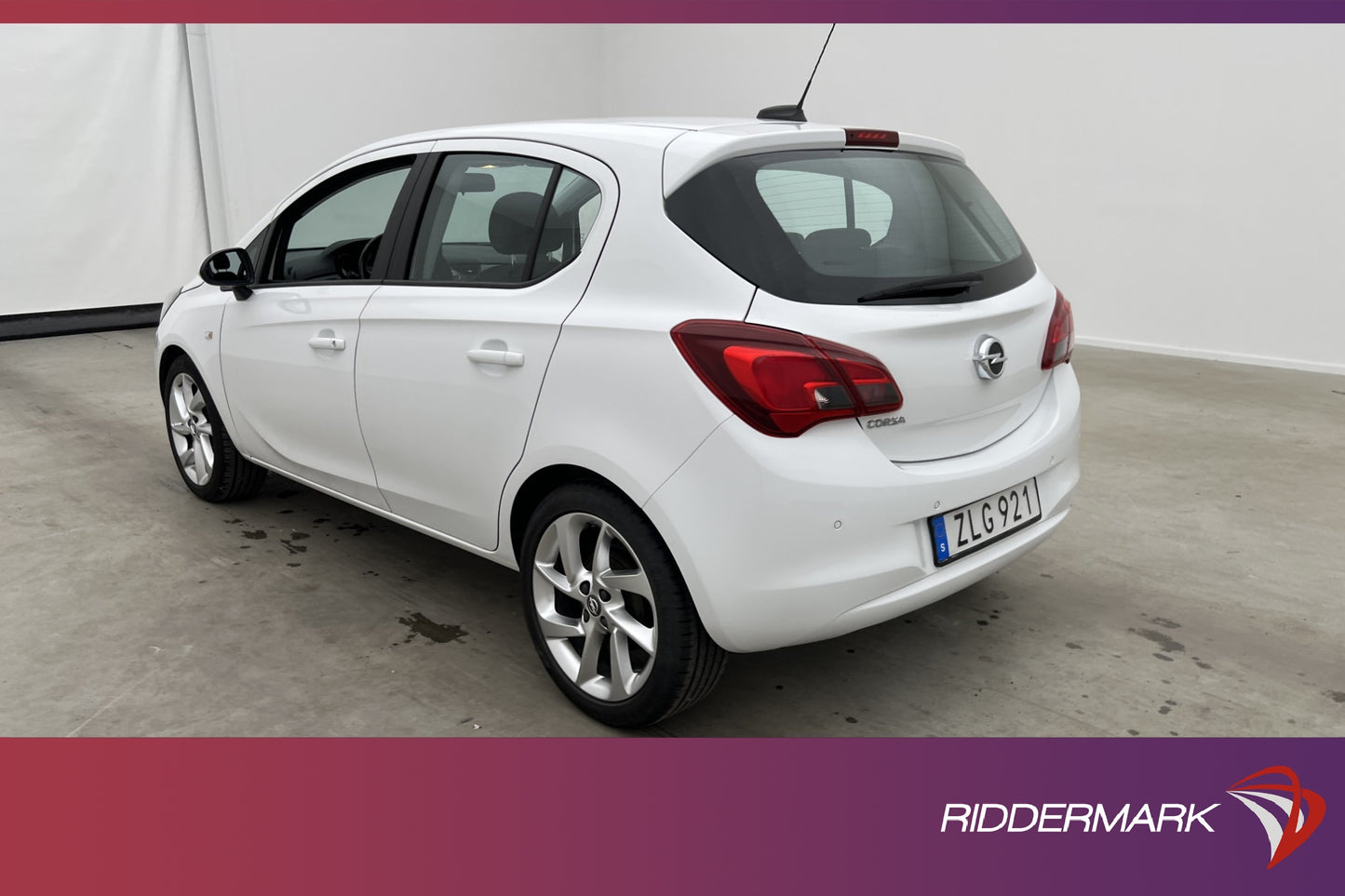 Opel Corsa 1.4 90hk Enjoy Sensorer Farthållare Välservad