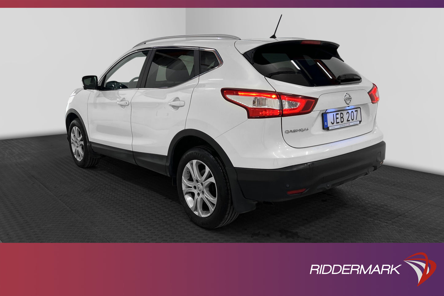 Nissan Qashqai 1.2 DIG-T 115hk Acenta 360º Kamera Navi