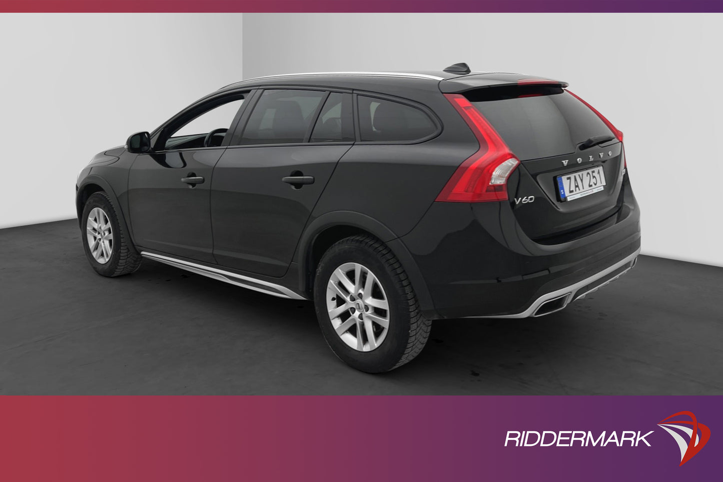 Volvo V60 Cross Country D3 Summum VOC D-värme B-kamera 150hk