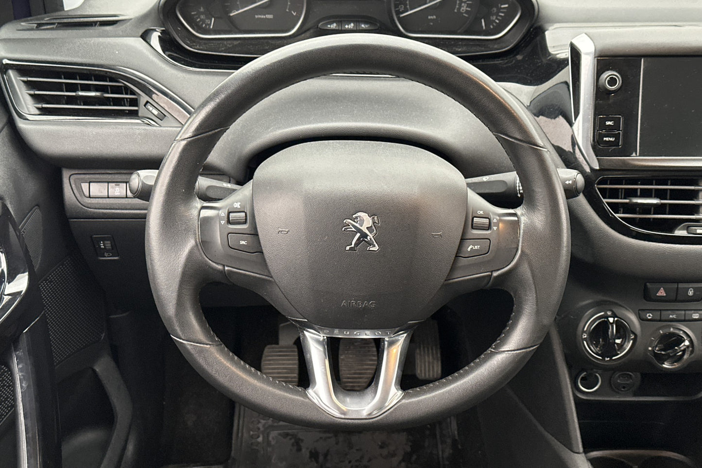 Peugeot 208 1.2 82hk Active Dragkrok Farthållare Välservad