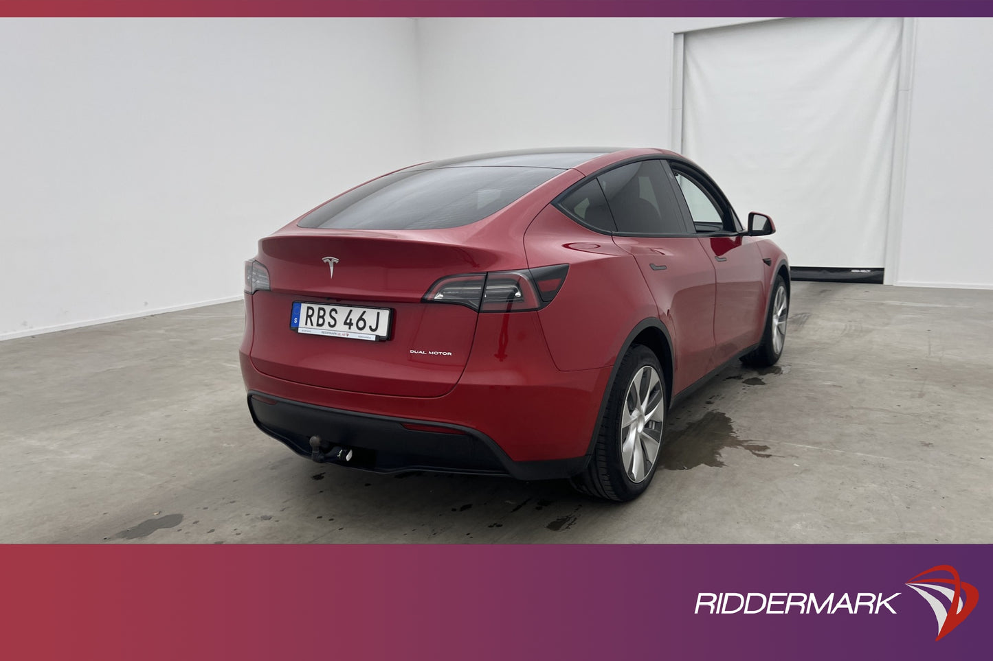 Tesla Model Y Long Range AWD En-bruk Dragkork MOMS Sv.Såld