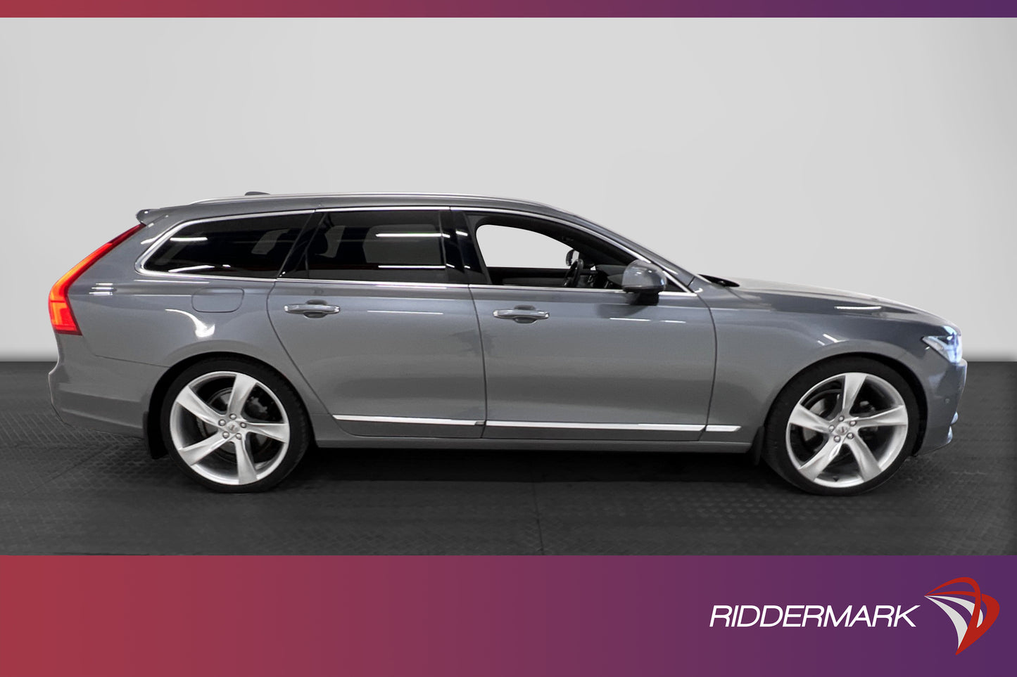 Volvo V90 D5 AWD Inscription D-Värm Pano B&W Skinn 360° HuD