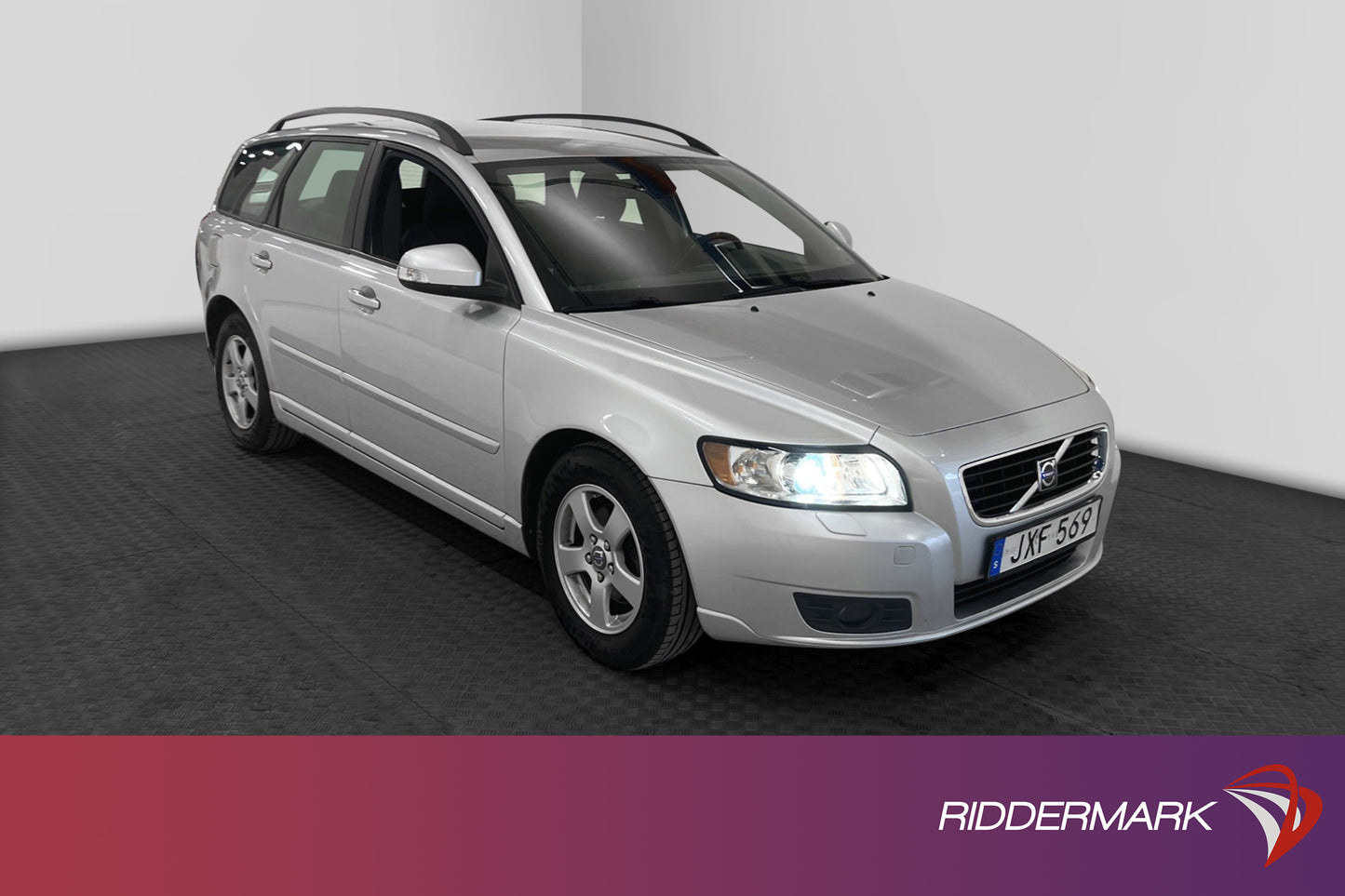 Volvo V50 1.8 125hk Momentum Drag PDC Välservad Låg Skatt