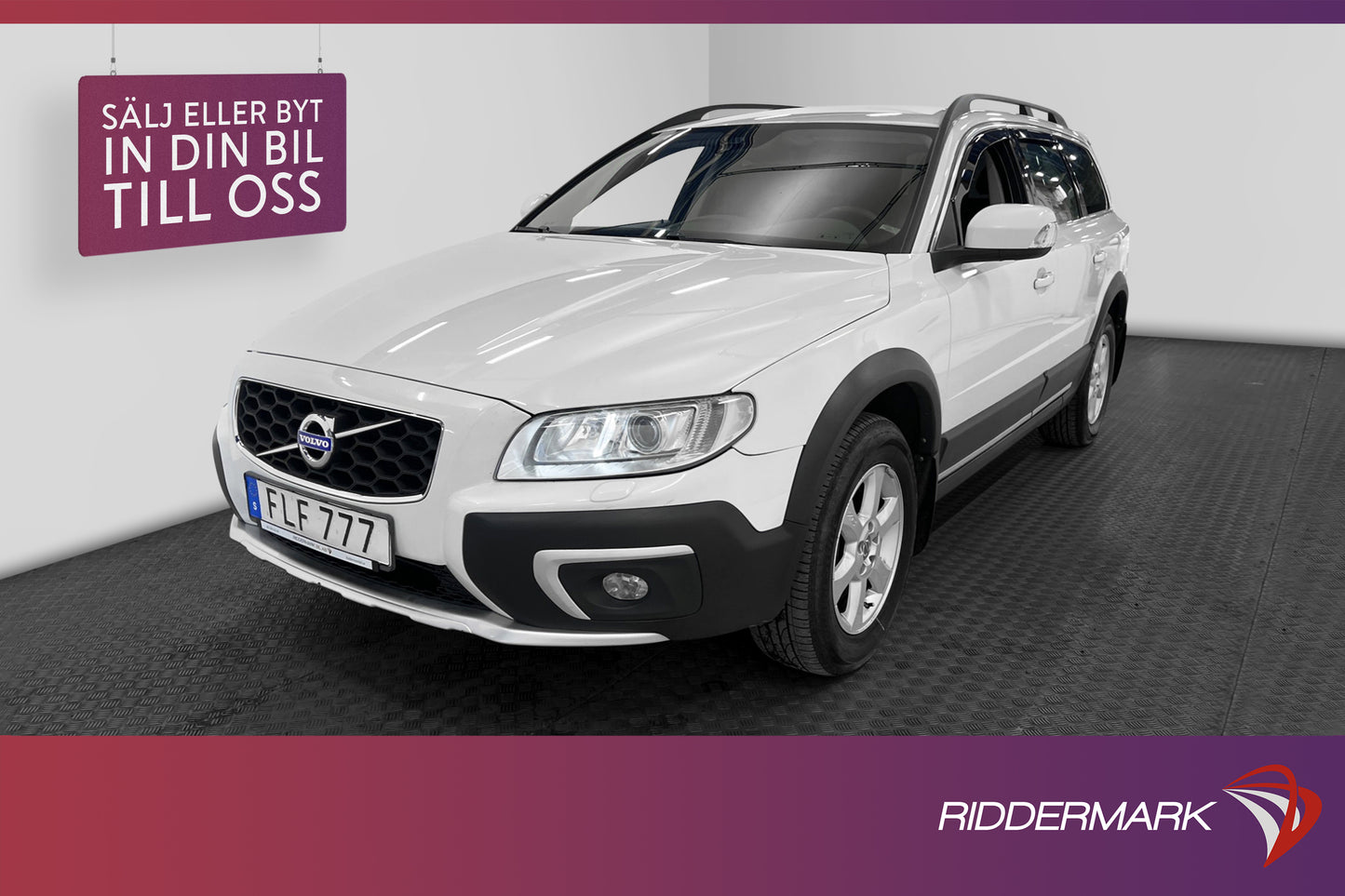 Volvo XC70 D4 AWD 181hk Momentum VOC Värm Drag Sensorer Navi