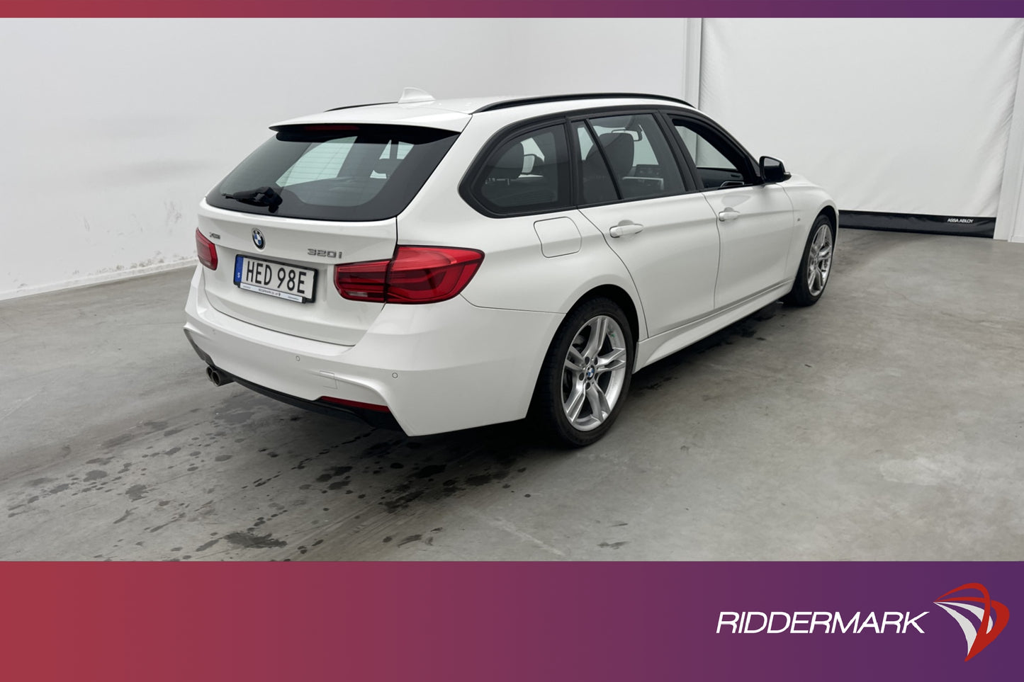 BMW 320 i 184hk xDrive M-Sport Skinn HiFi Navi 2 Brukare