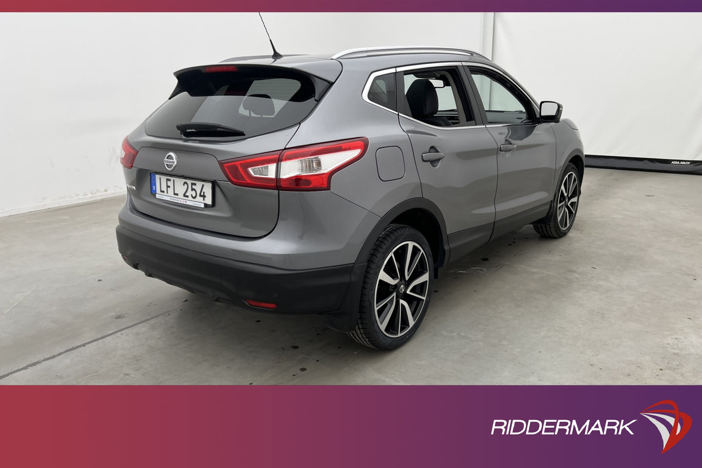 Nissan Qashqai 1.6 dCi 130hk Tekna Värmare Pano 360° Navi