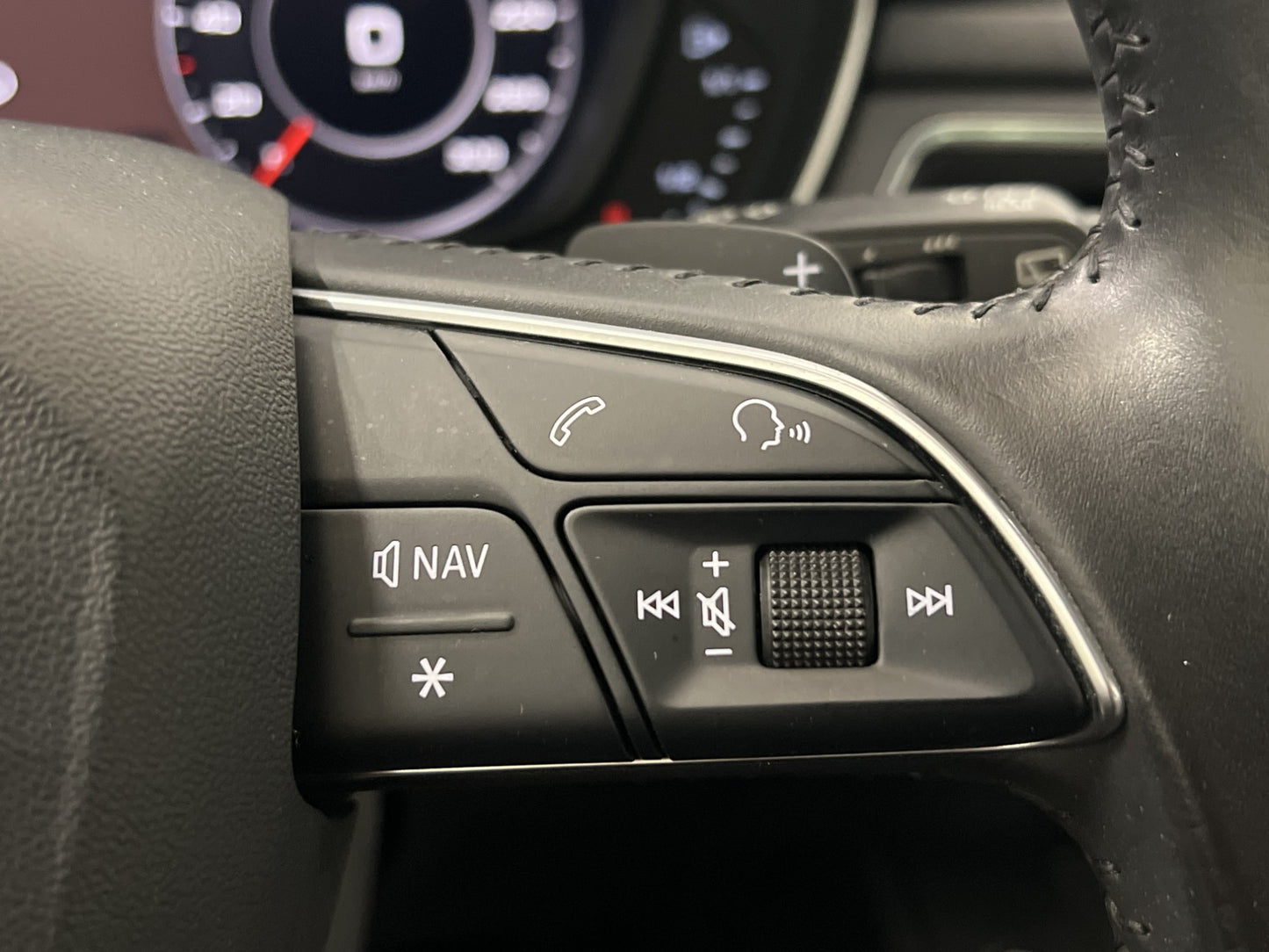 Audi A4 Allroad TDI Q 218hk Pano B&O Cockpit 360° HUD Drag