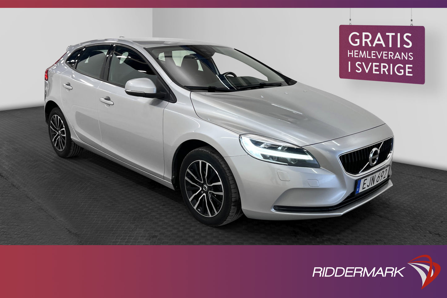 Volvo V40 D3 150hk Momentum D-Värm VOC Navi Drag Välservad