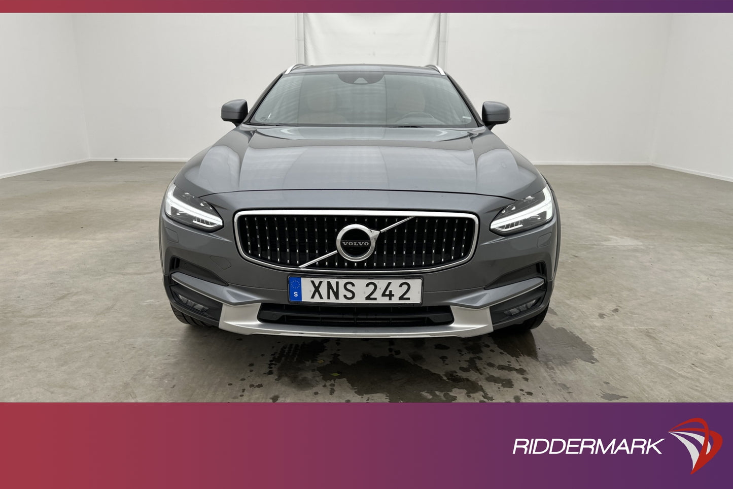 Volvo V90 Cross Country D4 AWD Pro D-Värmare Pano HUD Kamera