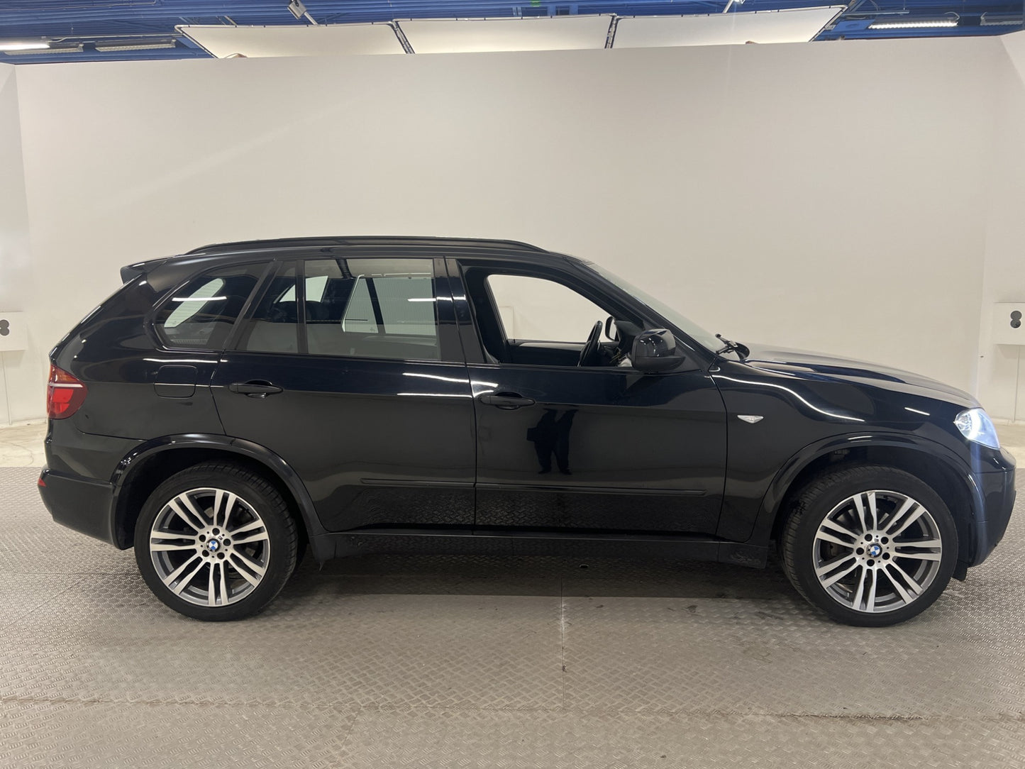 BMW X5 xDrive30d 245hk M Sport M-värme Pano Skinn Drag