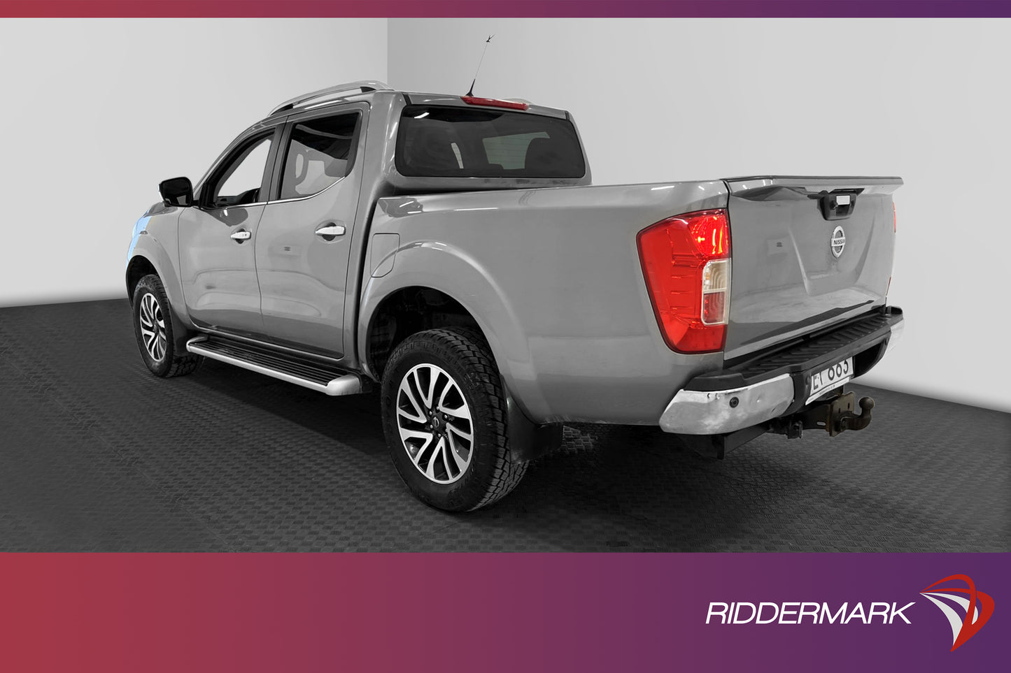 Nissan Navara Tekna 2.3dCi 4WD Dragkrok Skinn MOMS 1-ÄGARE