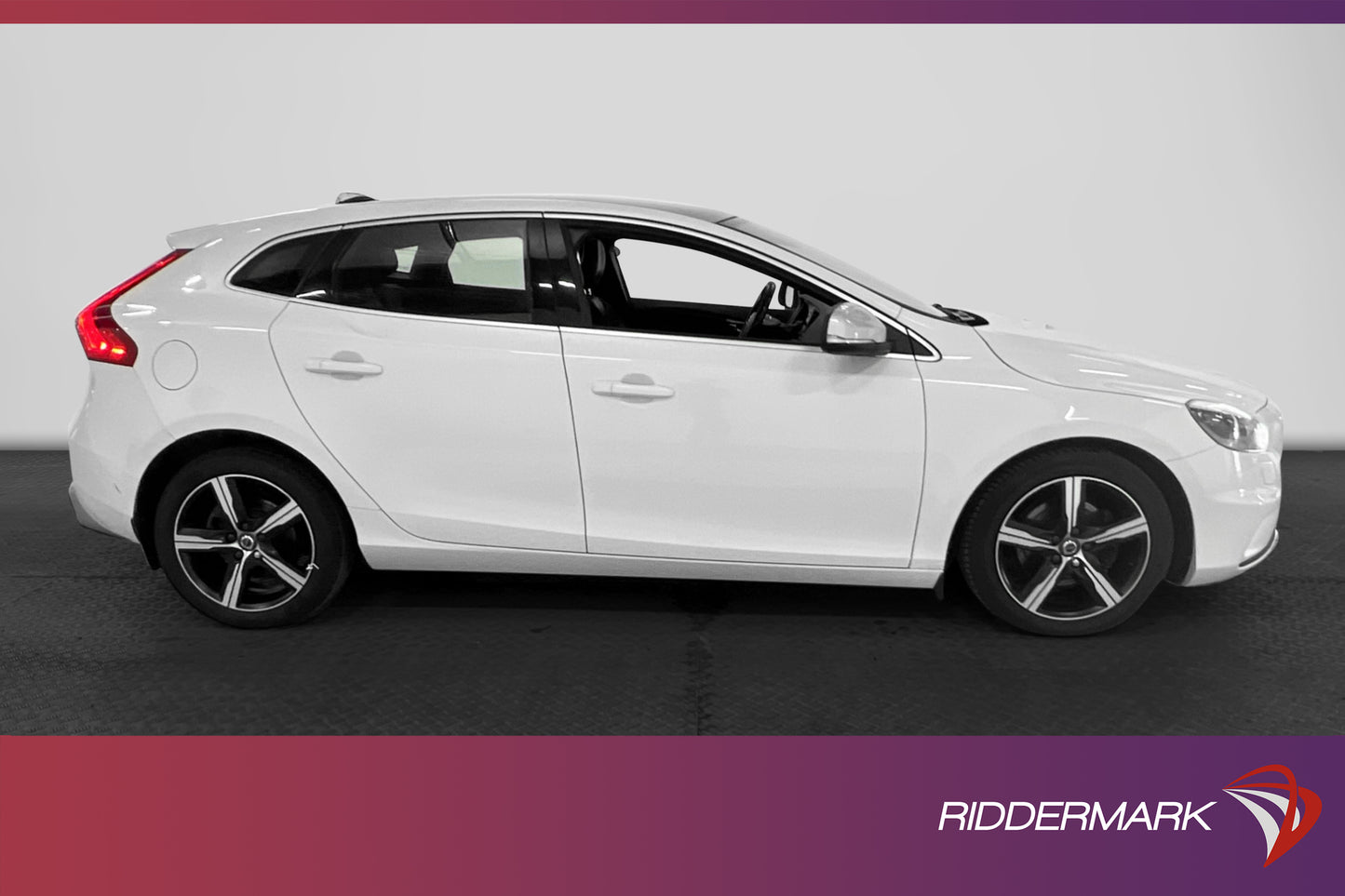 Volvo V40 D2 120hk R-Design D-Värmare Pano VOC Bytt kamrem