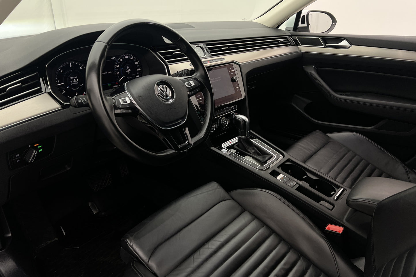 Volkswagen Passat 2.0 TDI 4M R-Line Cockpit Kamera Värm Drag