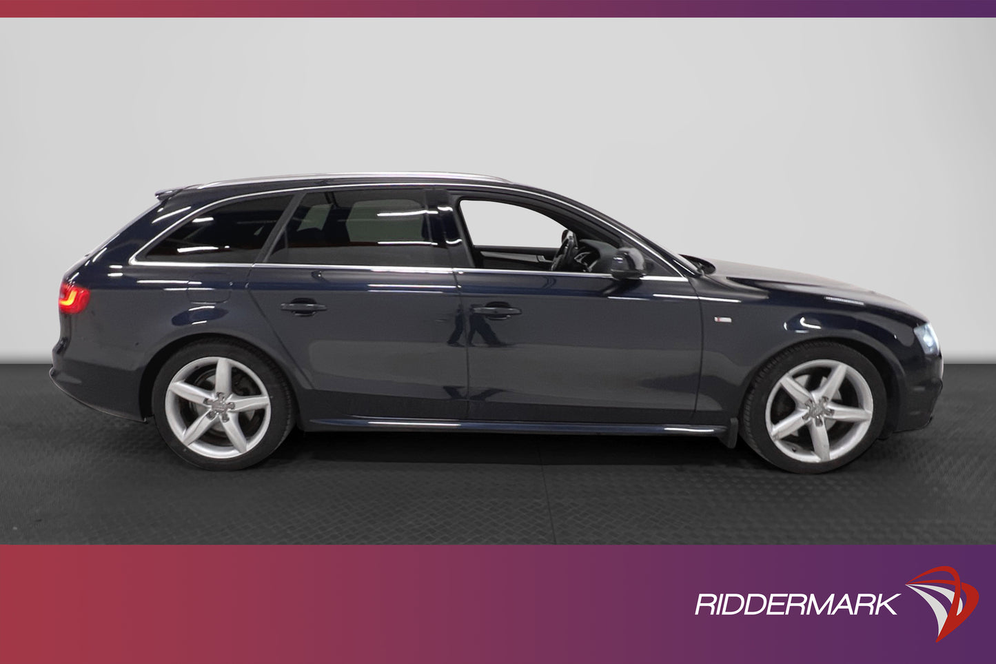 Audi A4 2.0 TDI Quattro 177hk S-line Pano P-Sensorer Drag