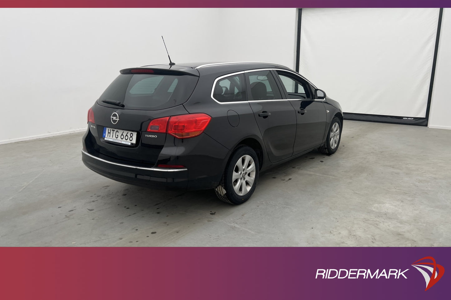 Opel Astra Sports Tourer Turbo 140hk Värm Sensorer Välservad