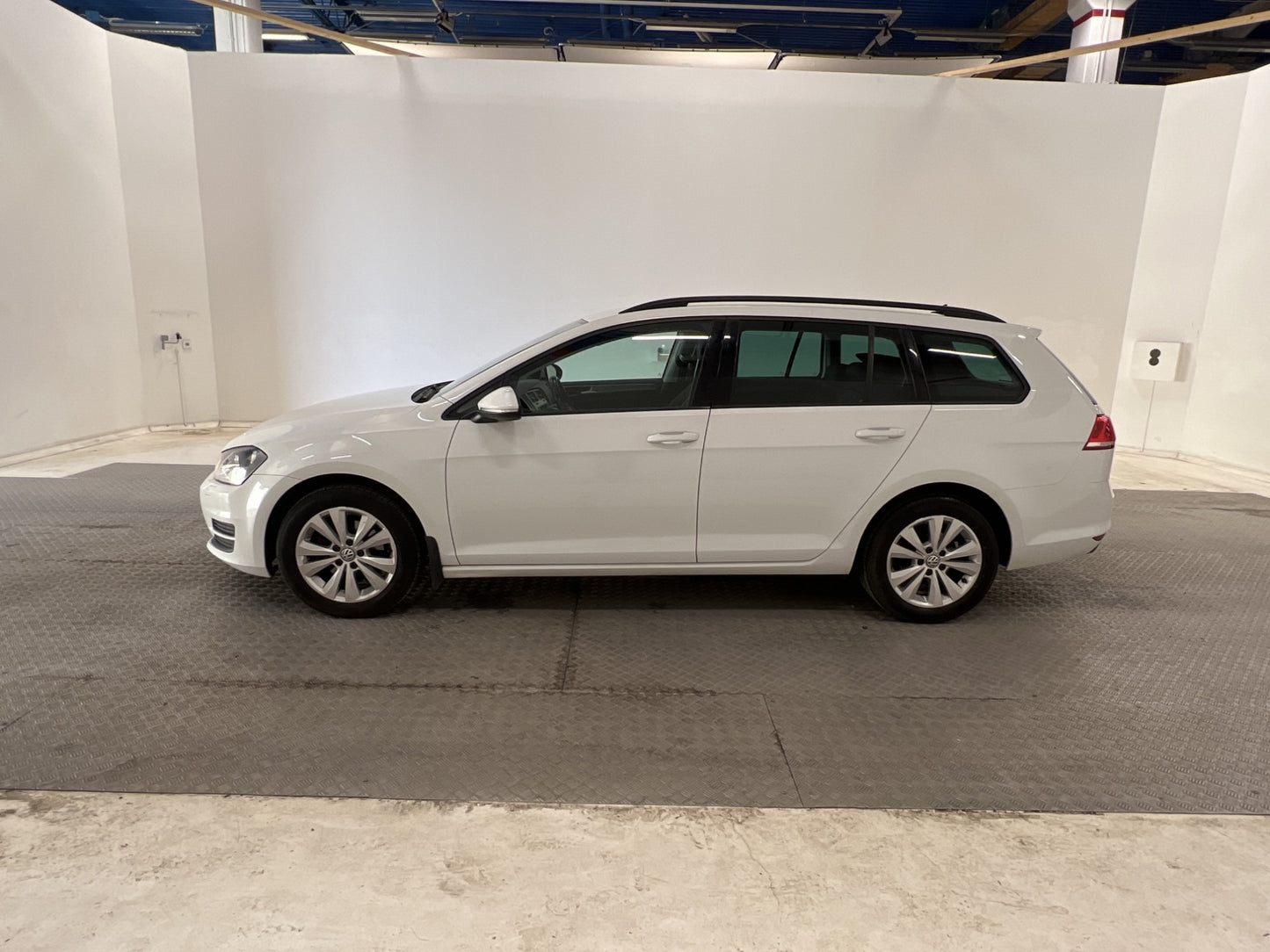 Volkswagen Golf SC 1.6 TDI 110hk Style Halvskinn Värm Drag