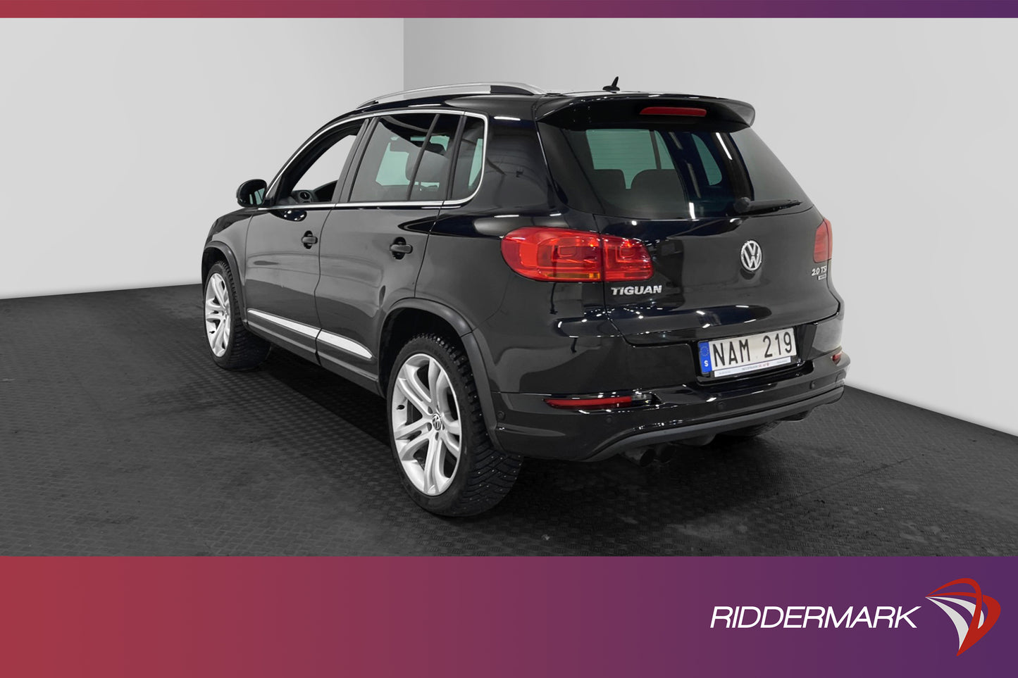 Volkswagen Tiguan 2.0 TSI 4M 180hk R-Line M-värm B-kamera