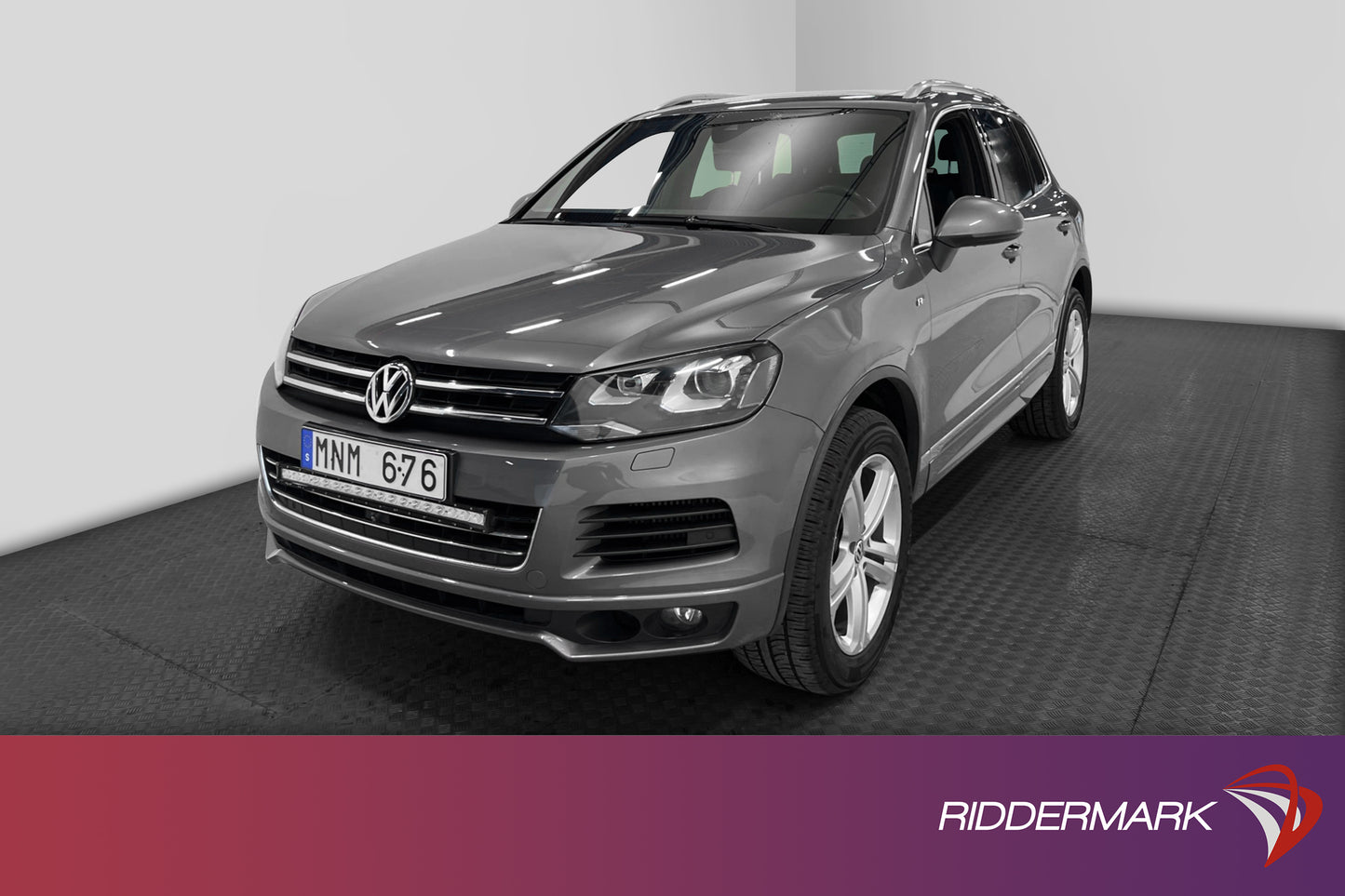 Volkswagen Touareg 3.0 V6 245hk R-line Värm Pano Drag Kamera