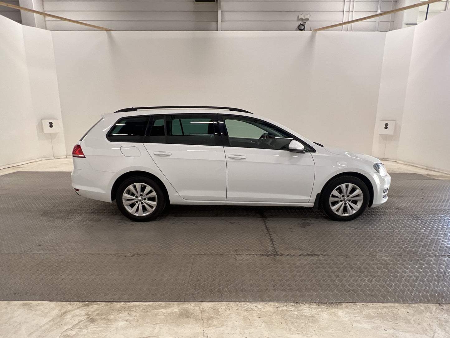 Volkswagen Golf SC 1.6 TDI 110hk Style Halvskinn Värm Drag